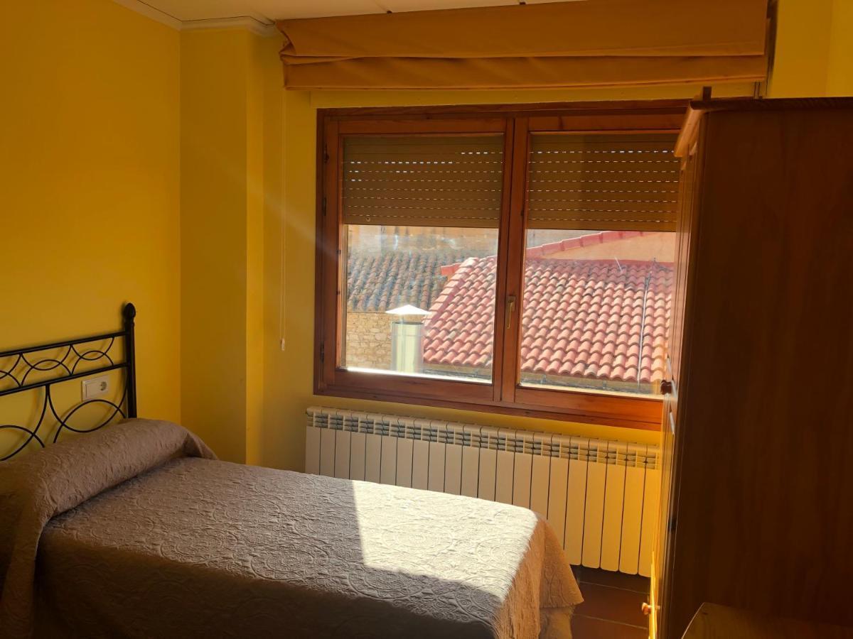 Bar Hostal Torralba De Los Sisones 外观 照片