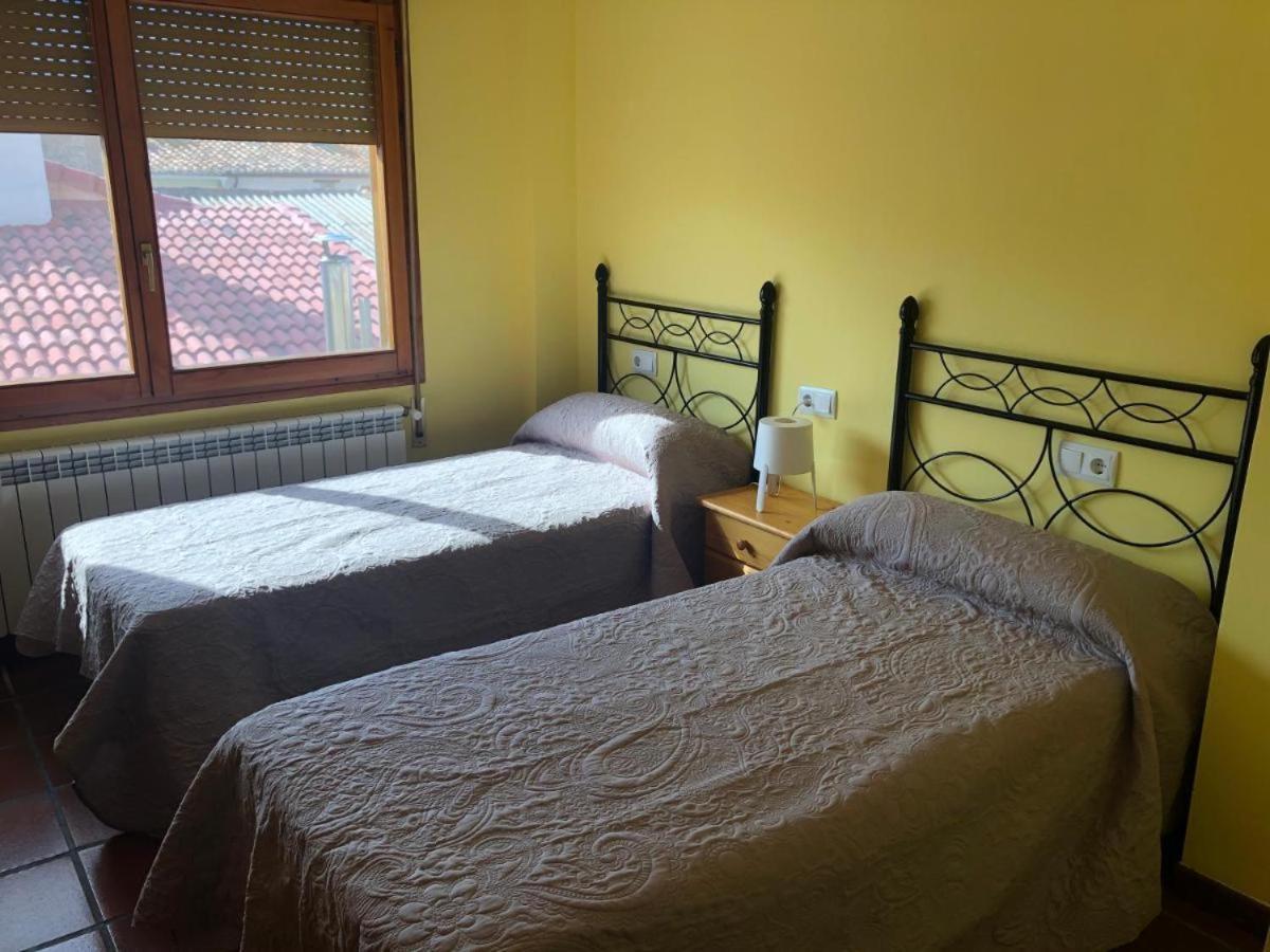 Bar Hostal Torralba De Los Sisones 外观 照片